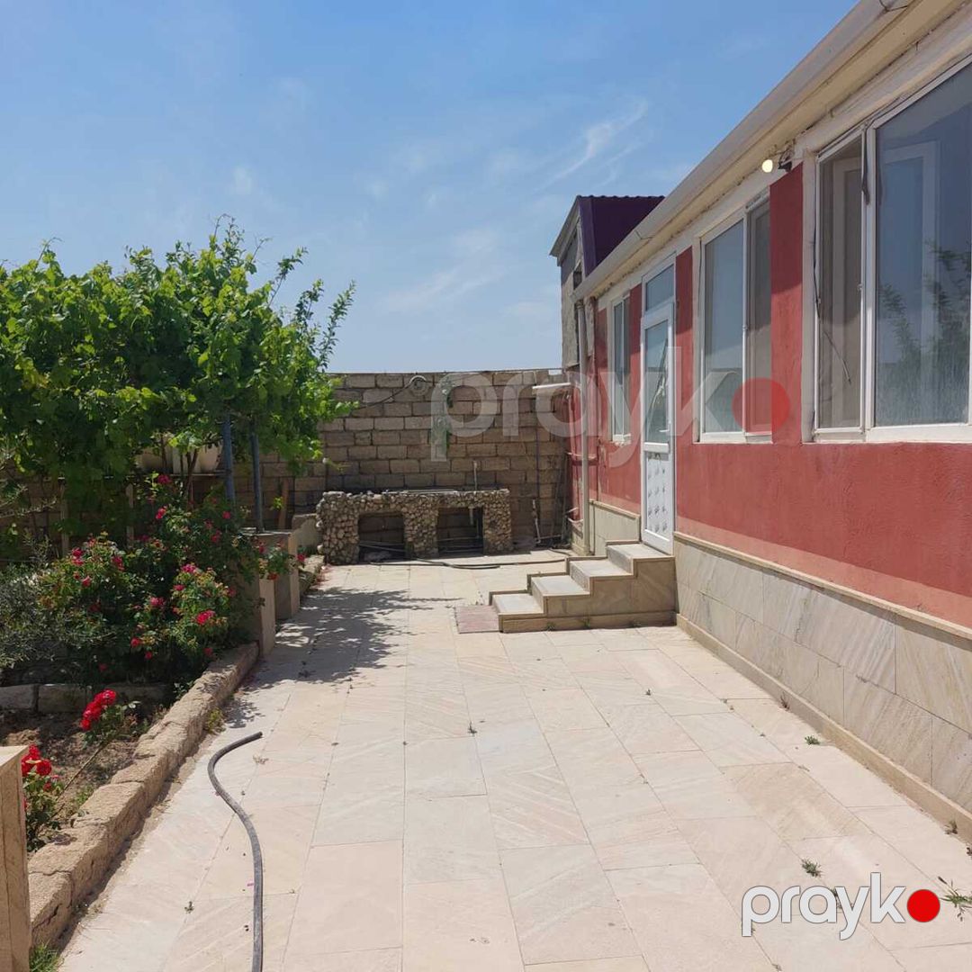 Satılır 4 otaqlı həyət evi/bağ evi 130 m² — Ev, villa, Bakı (2)