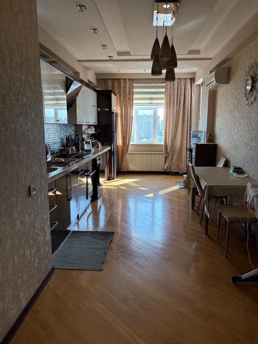 Satılır 4 otaqlı yeni tikili 180 m² — Mənzil, Bakı (12)
