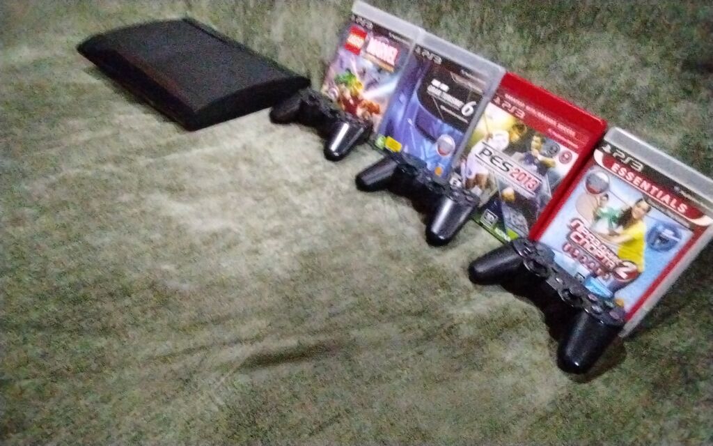 Sony PlayStation 3 (Super Slim) oyun konsolu paketi Komplekt: - PS3 — Oyun konsolları, Sumqayıt (2)