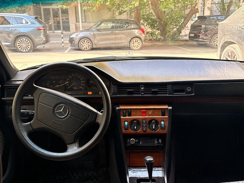 Mercedes 220 E, 2.2 L, 1992 il, 214 538 km — Avtomobillər, Bakı (5)