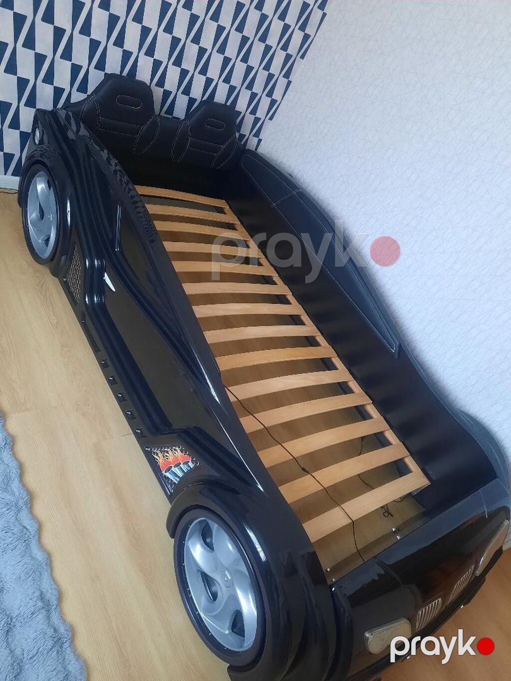 Maşin çarpayi satilir Qiymet 250 man Alt hissede kenarlarinda led — Mebel, Bakı (2)