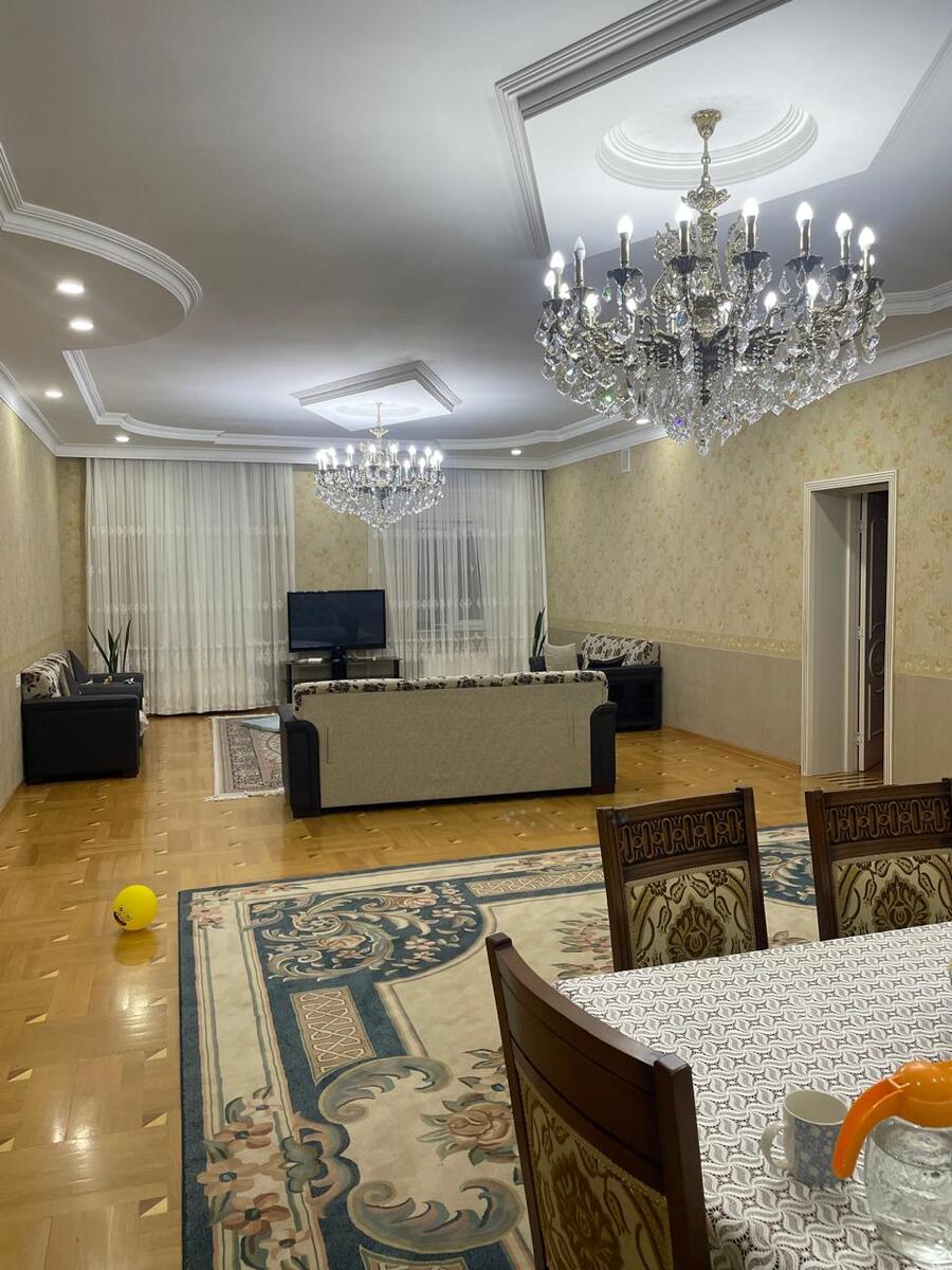 Satılır 9 otaqlı həyət evi/bağ evi 800 m² — Ev, villa, Bakı (12)