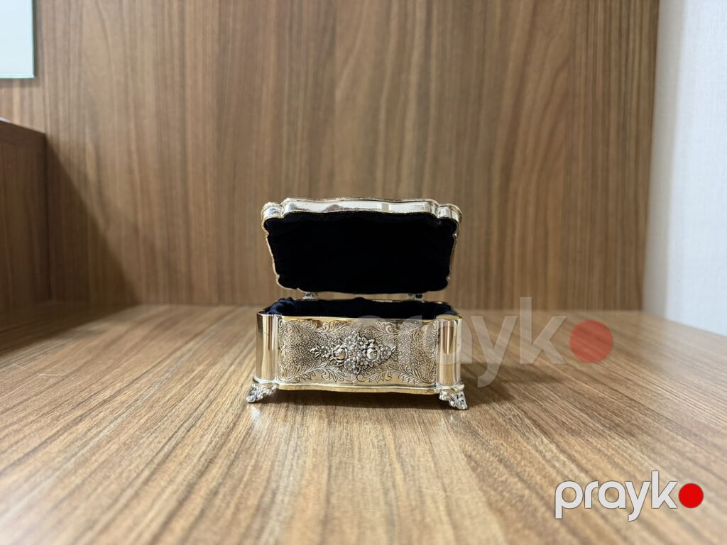 Gümüş rəngli metal zərgərlik/qutu Ölçüləri: 9 x 6 x 5sm - Klassik — Pul qutusunun və şkatulyalar, Bakı (2)