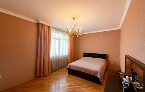 Satılır 3 otaqlı yeni tikili 135 m² — Bakı