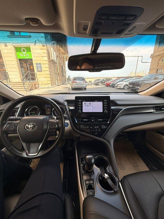 Toyota Camry, 2.5 L, 1.6 kWh, 2023 il, 100 500 km — Avtomobillər, Bakı (12)