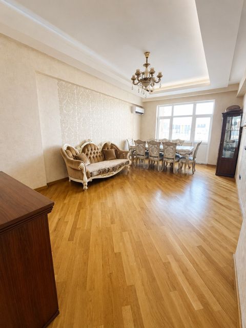 Satılır 2 otaqlı yeni tikili 110 m² — Bakı