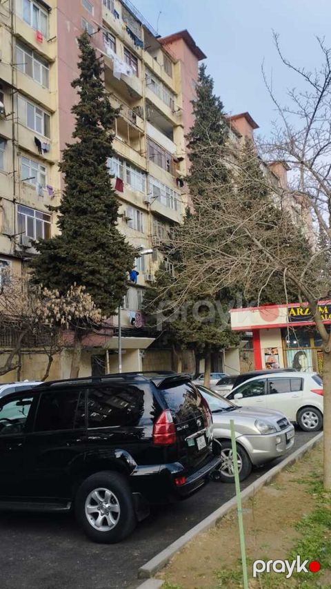 Satılır 5 otaqlı köhnə tikili 115 m²
