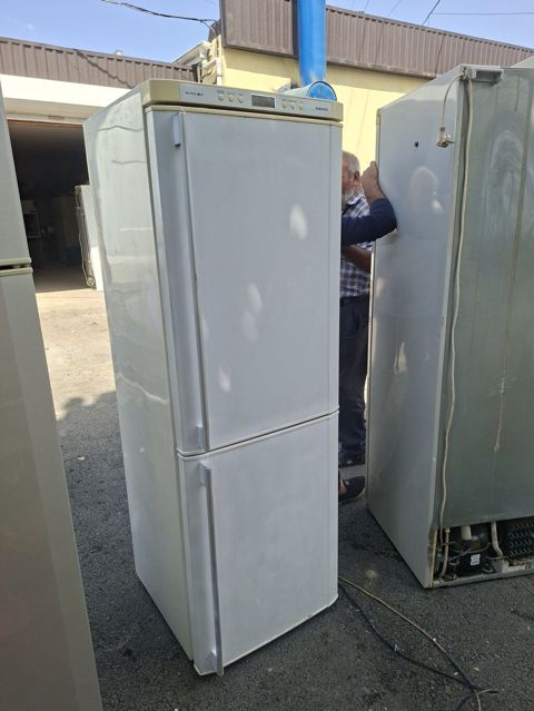 İşlənmiş 2 qapılı Samsung Soyuducu Satılır, rəng - Ağ — Digah
