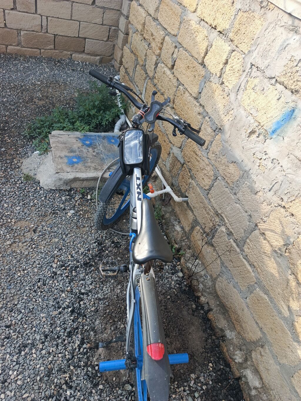 Velosiped – dağ/şosse tipli hibrid - Rəng: gümüşü gövdə, mavi təkər — Dağ velosipedləri, Sumqayıt (3)