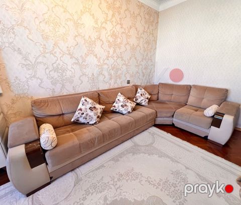 Künc divan açılır bazalı satılır 200₼. Ölçü 2×3. Ünvan Neapol qəs — Qobu