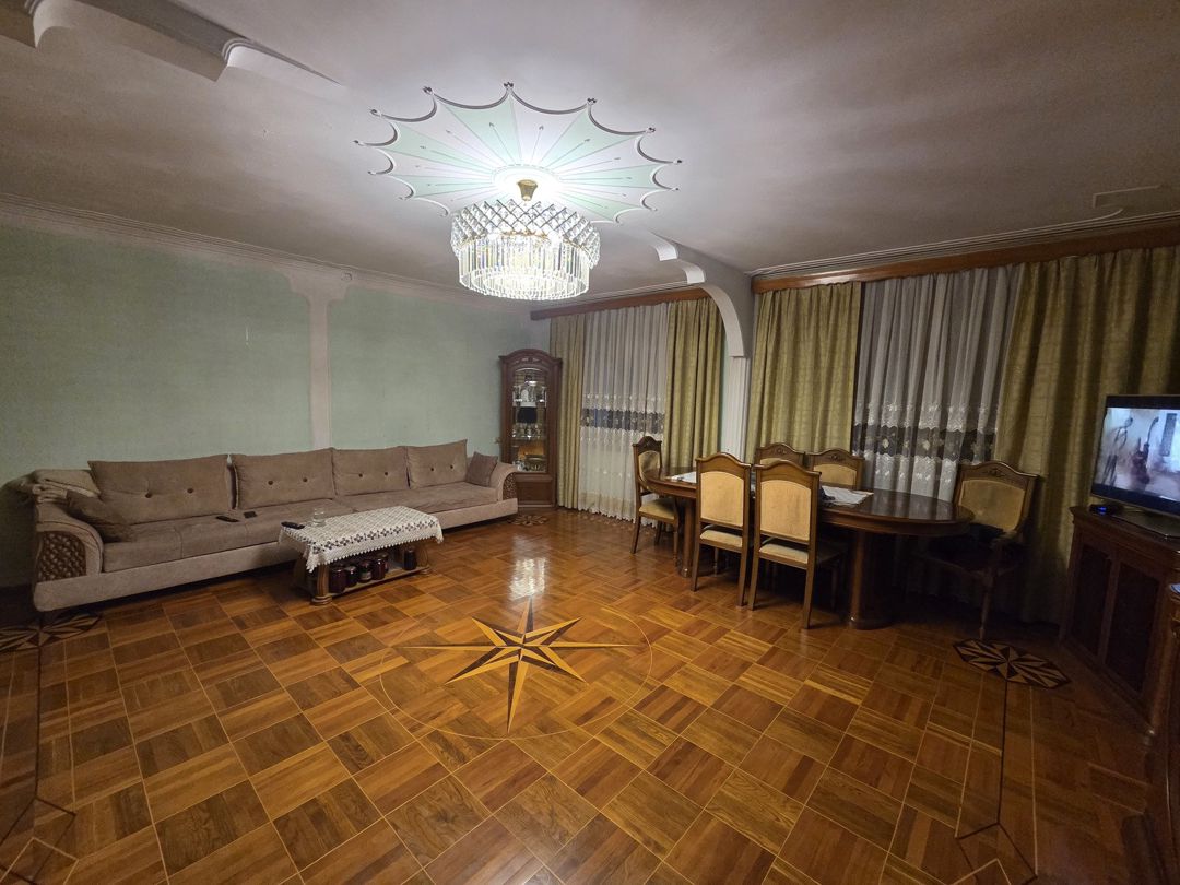 Satılır 4 otaqlı köhnə tikili 130 m² — Mənzil, Bakı (3)