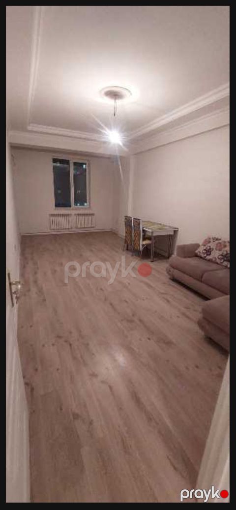Kirayə verilən 2 otaqlı mənzil (mebel ilə) - Geniş, işıqlı zal: tavan — Sumqayıt