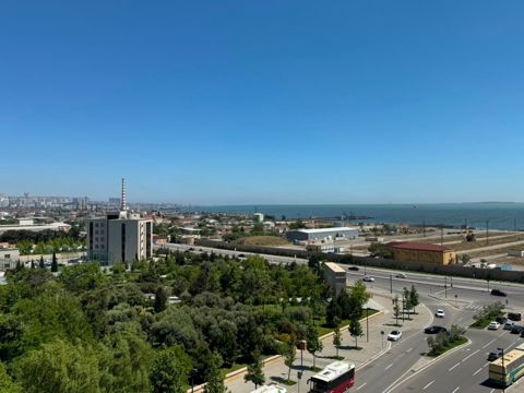 Satılır 5 otaqlı yeni tikili 175 m² — Bakı