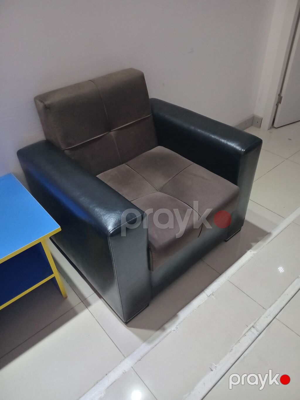 Ofis mebelləri dəsti - 3 nəfərlik qara rəngli dəri/kilkote divan — Ofis mebeli, Bakı