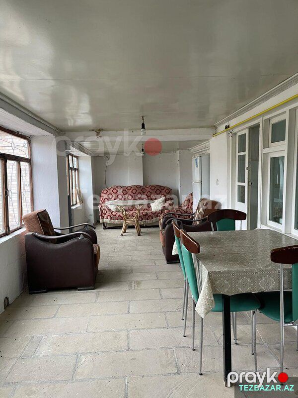Qubanın mərkəzində həyət evi satılır — Ev, villa, Quba (9)