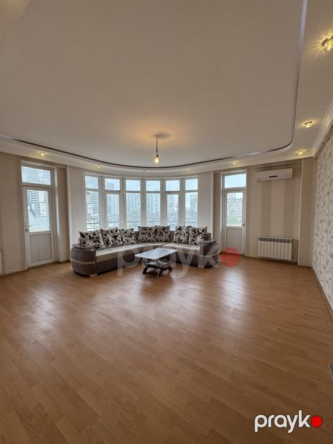 Satılır 3 otaqlı yeni tikili 145 m²
