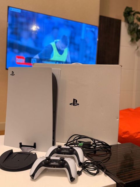 Ps 5 teze kimidir 2 pult stent kabelleri ela veziyetde karopqasi her — Bakı