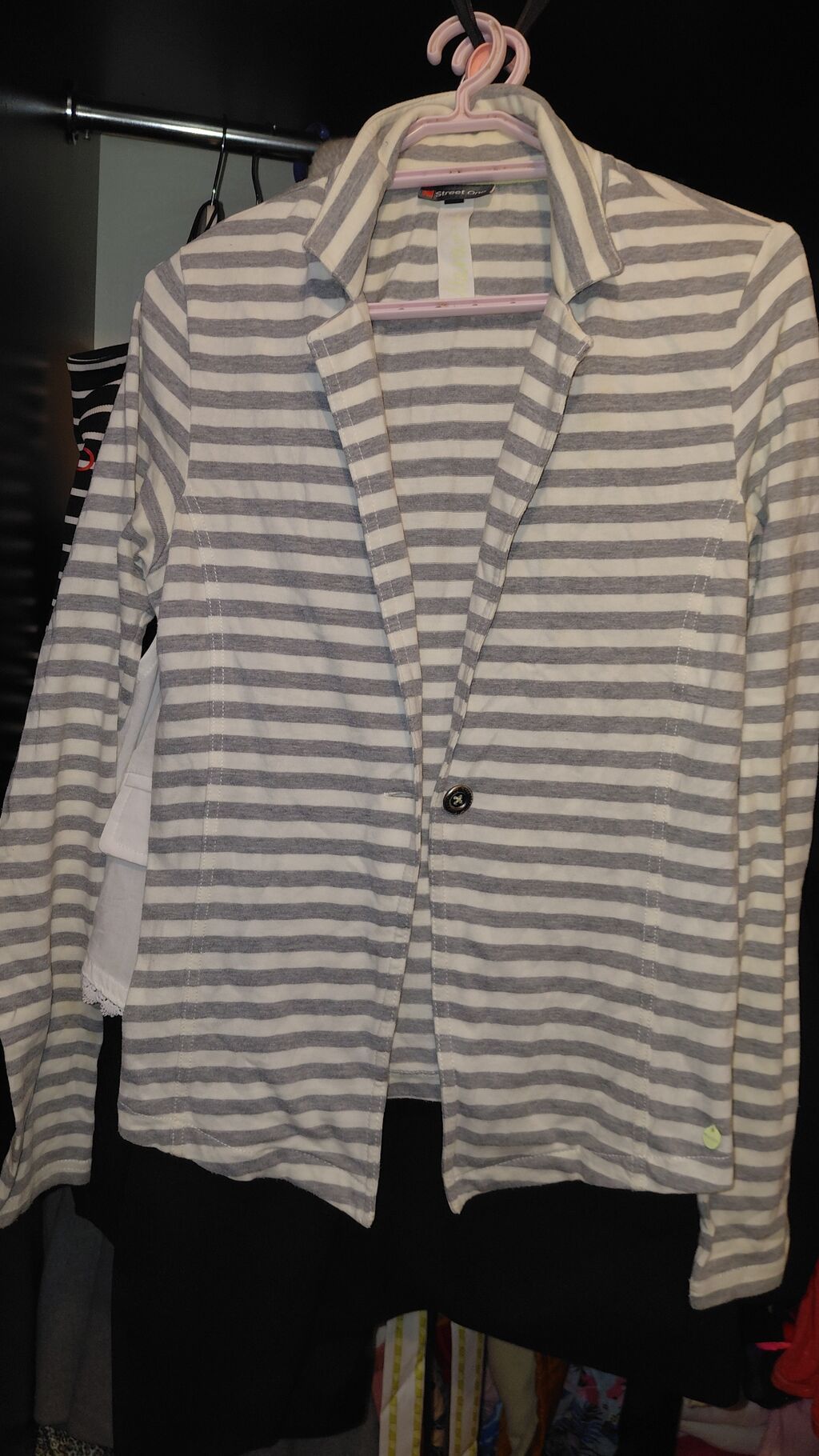 Maksimun 10 alana 1 manatdan Qadın üst geyimləri dəsti 1) Ağ T‑shirt — Futbolka və polo, Bakı (7)