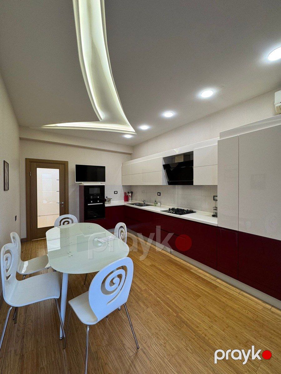 Satılır 5 otaqlı yeni tikili 200 m² — Mənzil, Bakı (2)