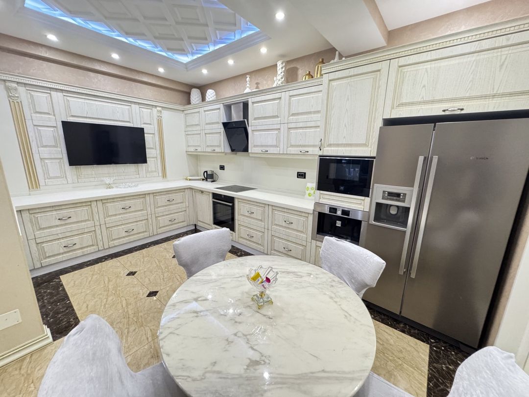 İcarəyə verilir 4 otaqlı yeni tikili 250 m² — Mənzil, Bakı (7)