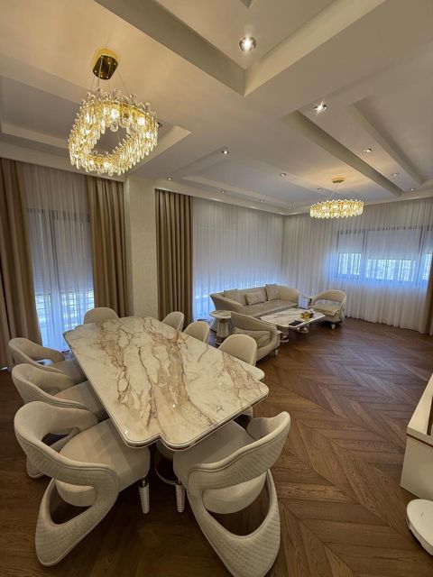 Satılır 4 otaqlı yeni tikili 185 m² — Bakı