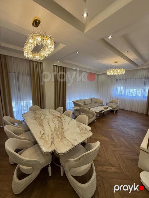 Satılır 4 otaqlı yeni tikili 185 m²