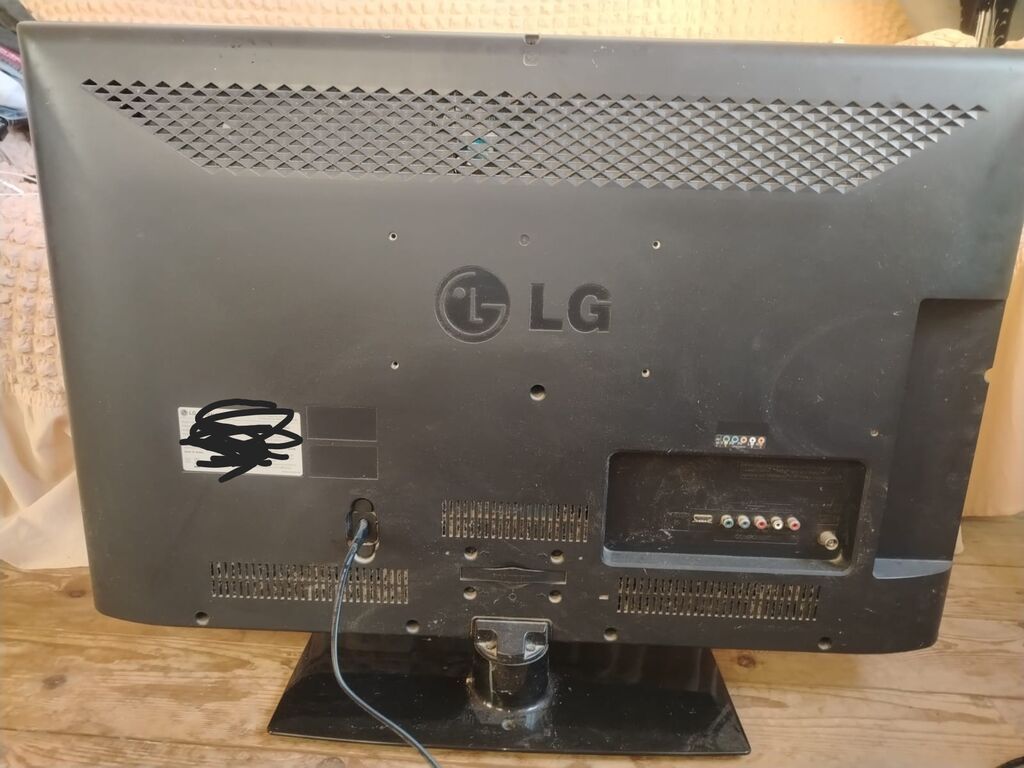 LG 32CS460 TV modeli satılır 2012-ci modeldir 2015-ci ilde alınıb 600 — Televizorlar, Lənkəran (2)