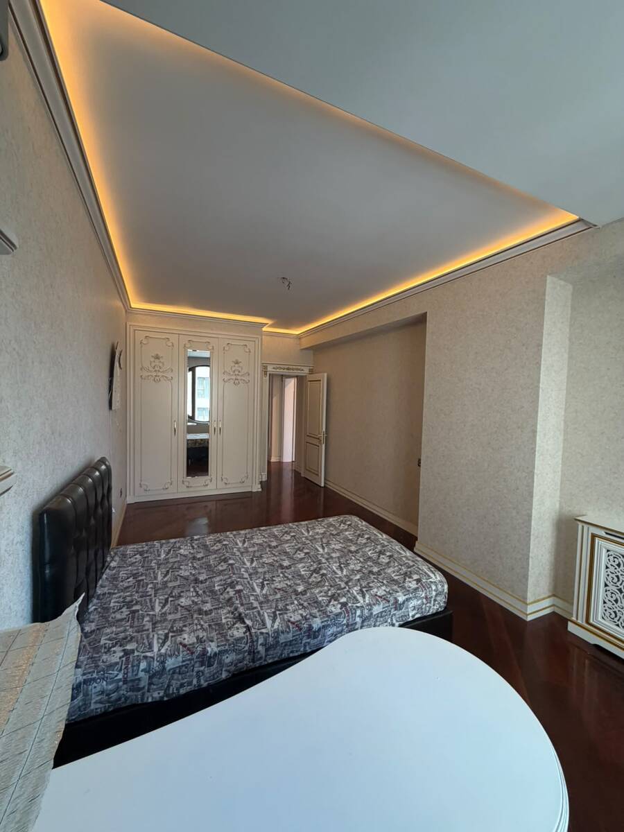 Satılır 3 otaqlı yeni tikili 200 m² — Mənzil, Bakı (11)