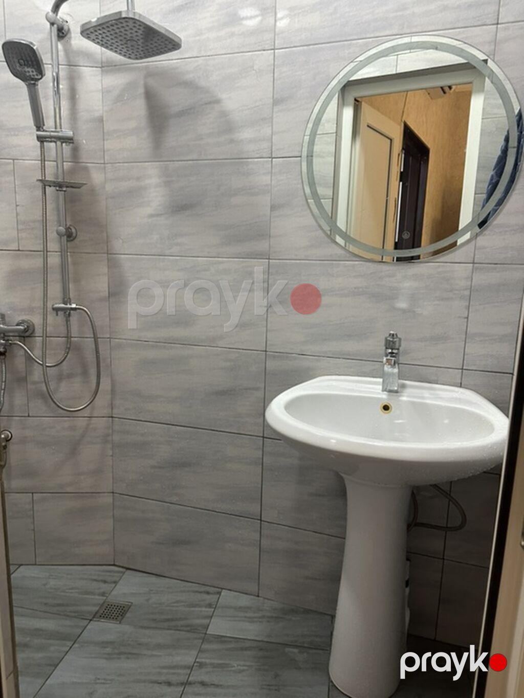 Satılır – həyət evi - Plan: girişdən dar keçidli həyət, metal giriş — Ev, villa, Bakı (8)