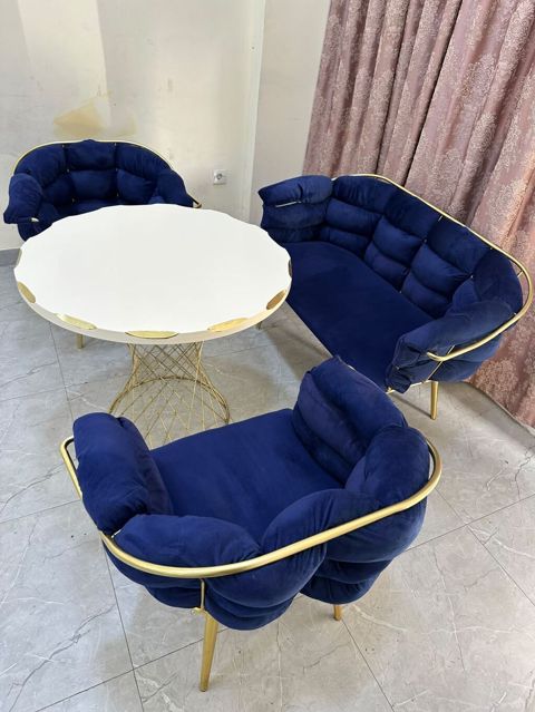 Divan 2 kreslo ve masa hamsi vige 250 azn tam ideal voccap aktivdir — Saray
