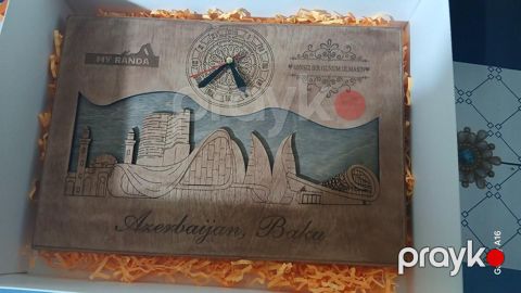 Divar saatı — Bakı