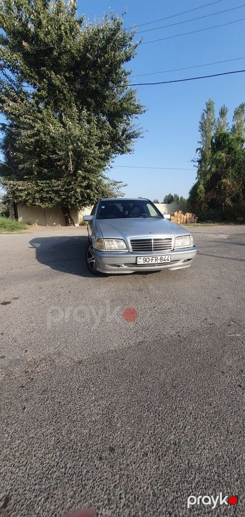 Mercedes C 200, 2.0 L, 1998 il, 259 000 km