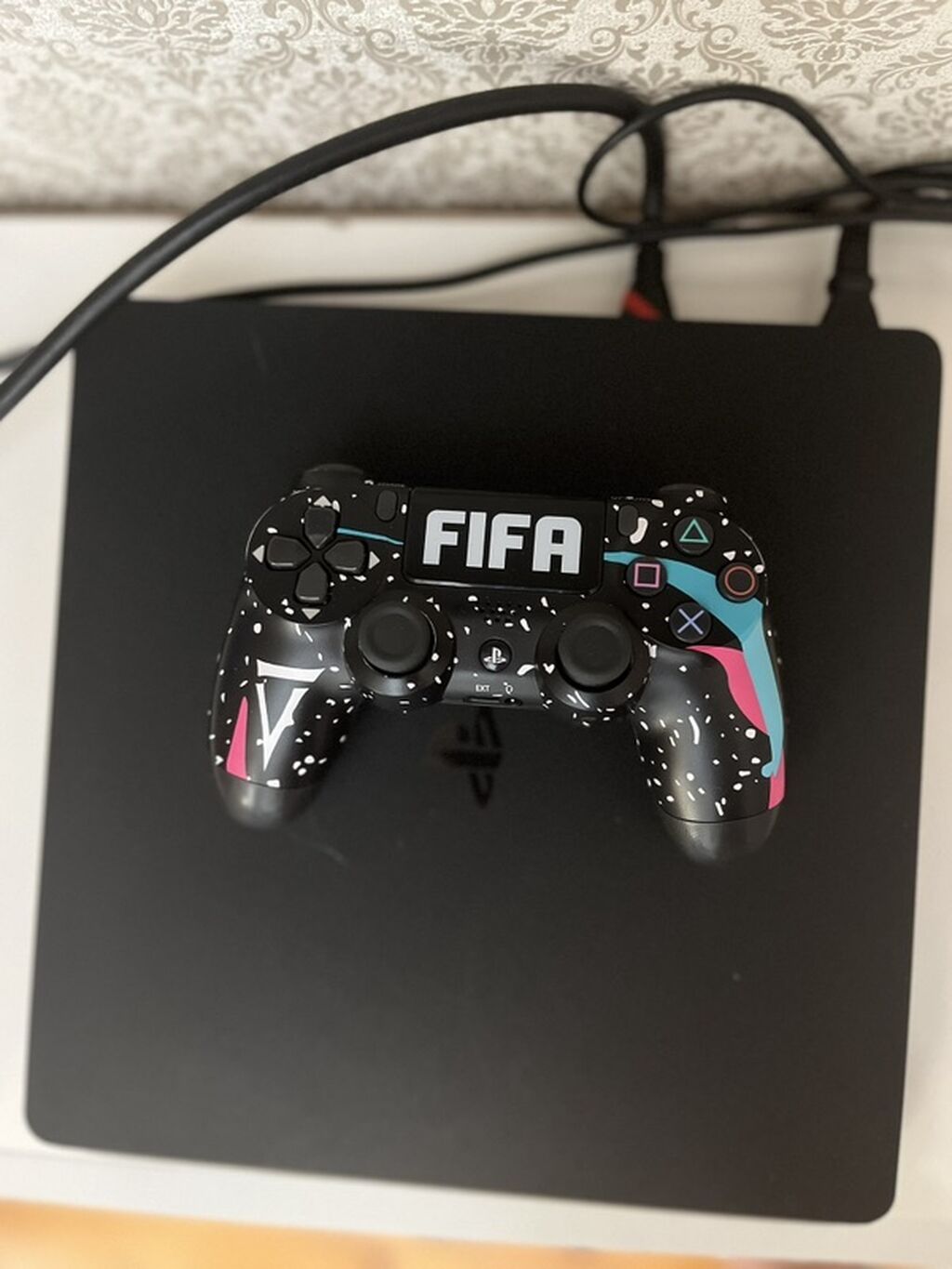 Salam. Səliqəli işlədilmiş PlayStation 4 Slim satıram. Yaddaşı — Oyun konsolları, Bakı (4)