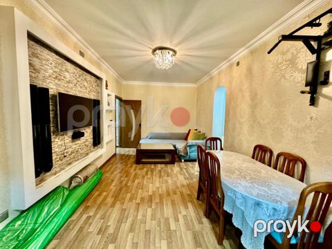 Satılır 2 otaqlı köhnə tikili 52 m²