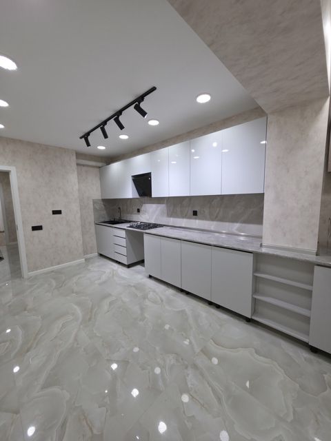Satılır 2 otaqlı köhnə tikili 60 m² — Bakı