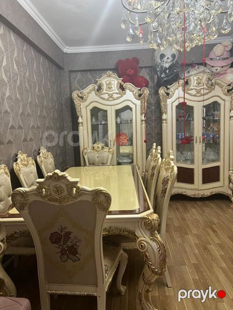 Zərif oyma naxışlı, krem və qızılı tonlu massiv konstruksiya - 2 — Xırdalan