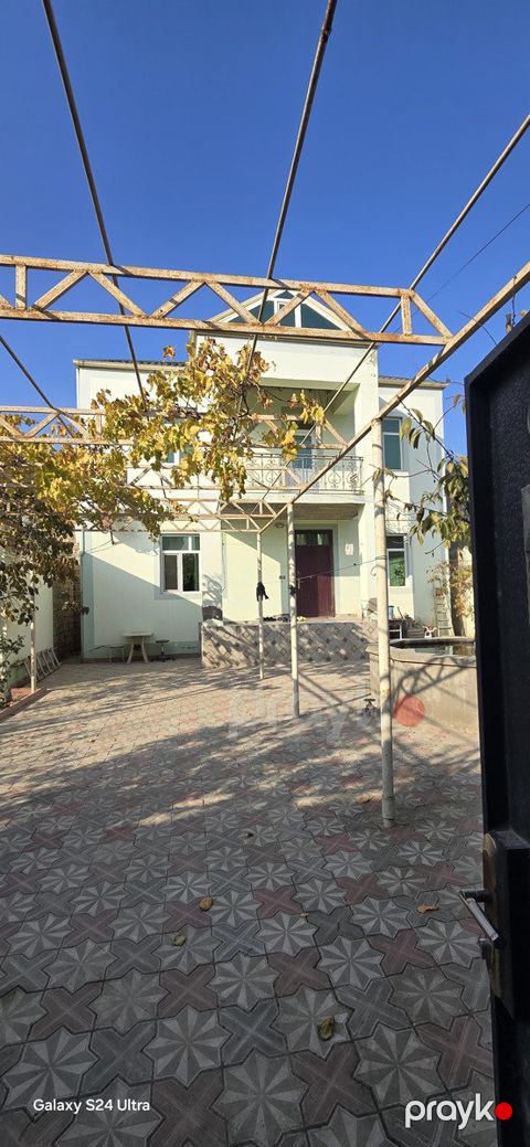 Satılır 5 otaqlı həyət evi/bağ evi 240 m²