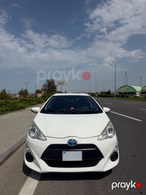 Toyota Aqua, 1.5 L, 0.9 kWh, 2016 il, 92 000 km — Bakı
