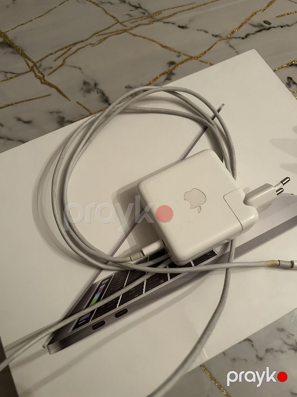 Apple MacBook Pro (13") - Korpus: Gümüş rəng, yüngül alüminium — Apple Macbook, Bakı (3)