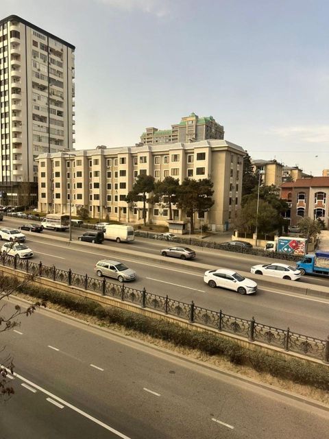 Satılır 3 otaqlı köhnə tikili 70 m² — Bakı