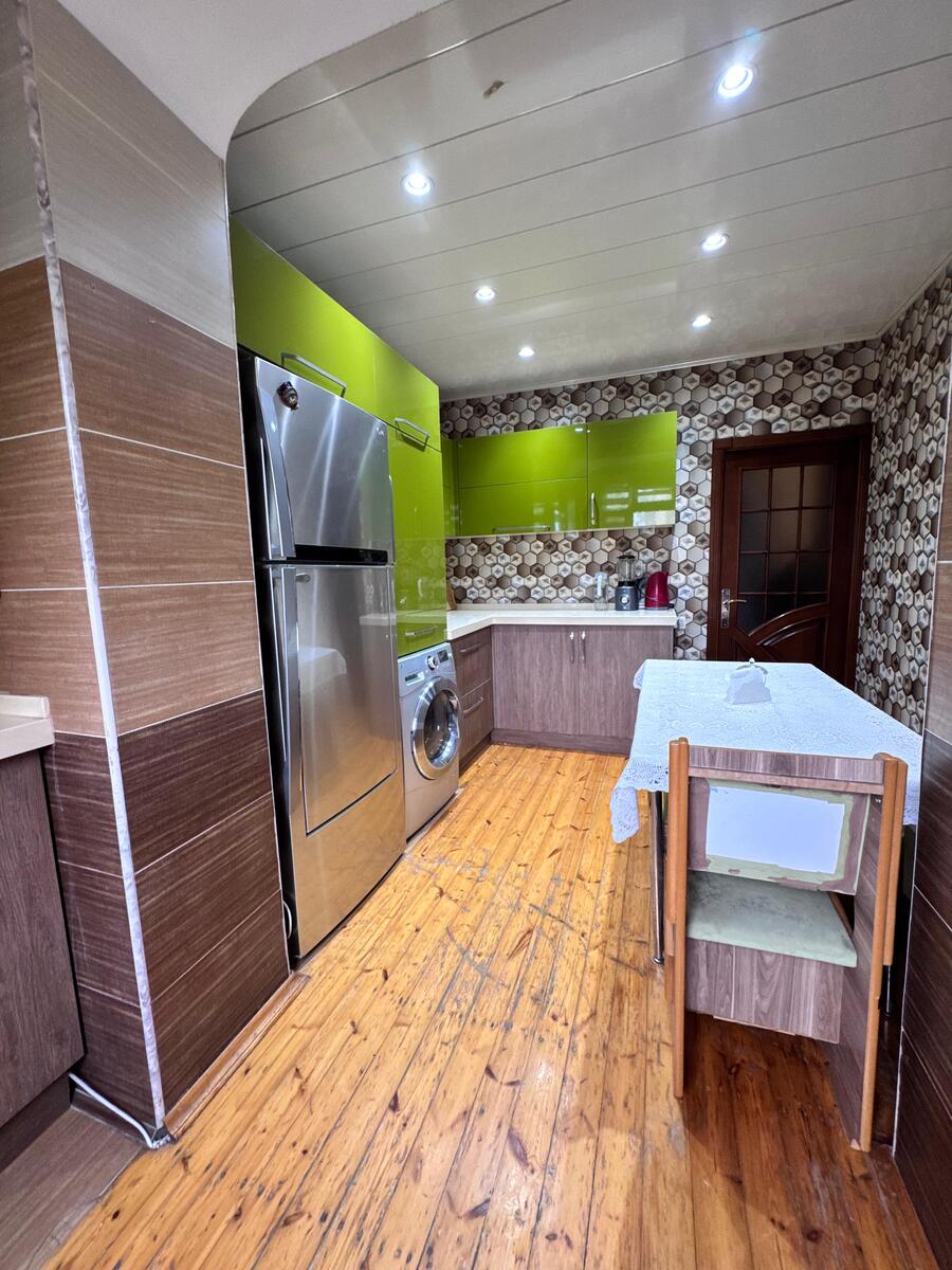 Satılır 4 otaqlı köhnə tikili 100 m² — Mənzil, Bakı (9)