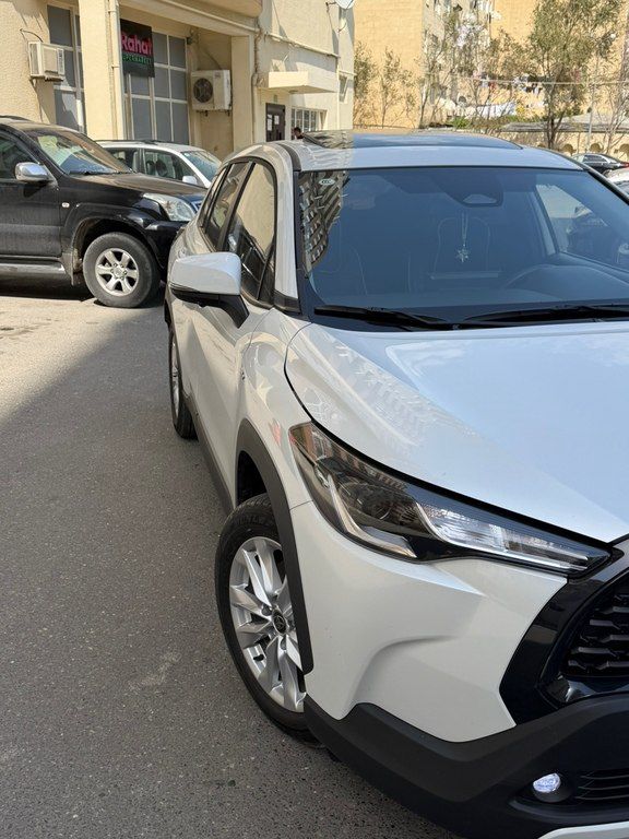 Toyota Corolla Cross, 2.0 L, 1.31 kWh, 2025 il, 8 500 km — Avtomobillər, Bakı (4)