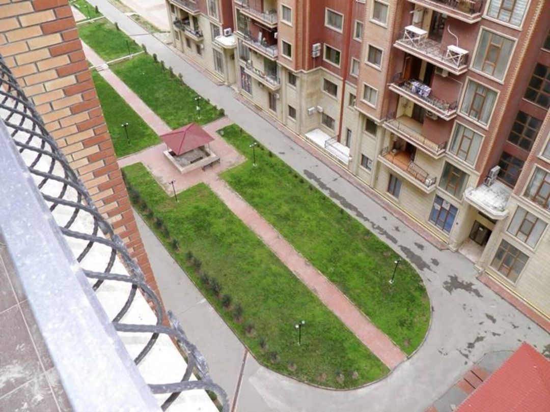 Satılır 4 otaqlı yeni tikili 180 m² — Mənzil, Bakı (11)