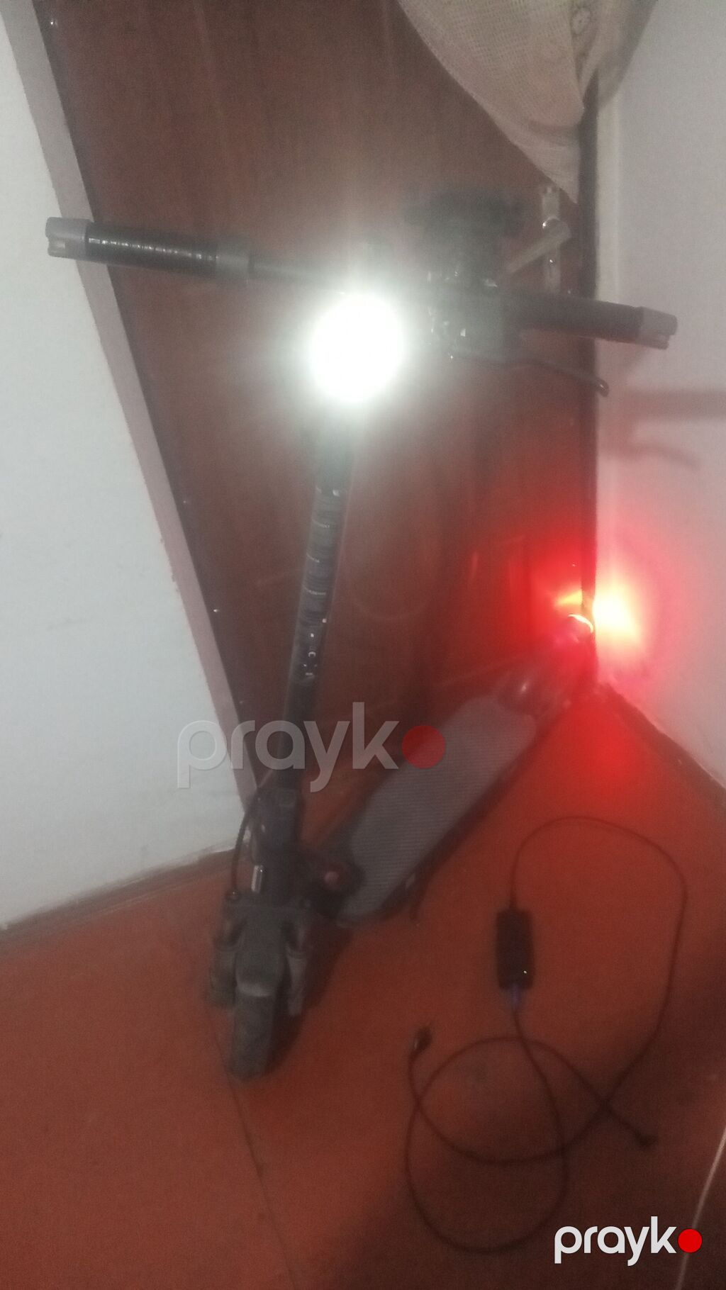Elektrikli skuter – qatlana bilən şəhər modeli Xüsusiyyətlər — Skuterlər, Bakı (3)