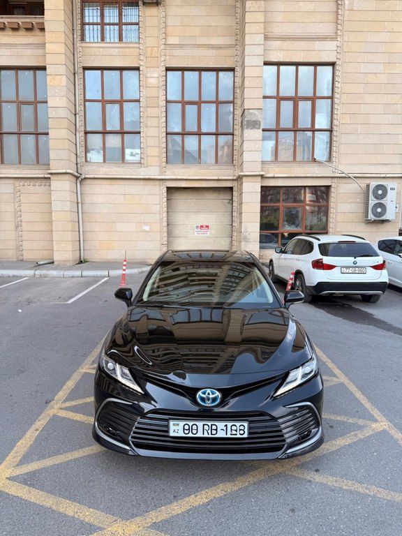 Toyota Camry, 2.5 L, 1.6 kWh, 2023 il, 100 500 km — Avtomobillər, Bakı (4)