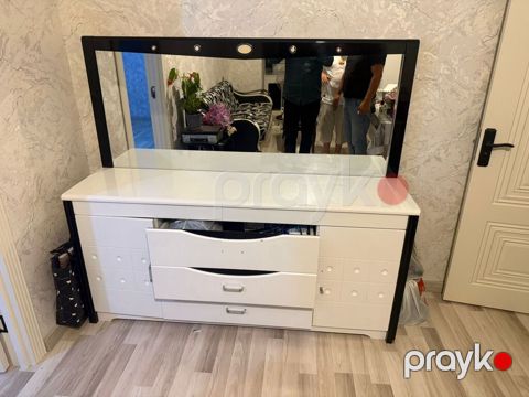Mebel dəsti – böyük güzgülü komod və makiyaj/iş masası 1) Geniş — Bakı