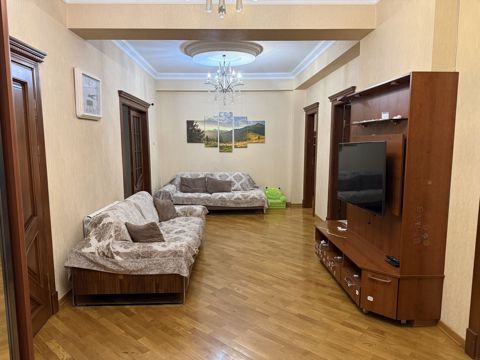Satılır 3 otaqlı yeni tikili 135 m² — Bakı
