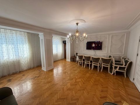 Satılır 3 otaqlı köhnə tikili 90 m² — Bakı