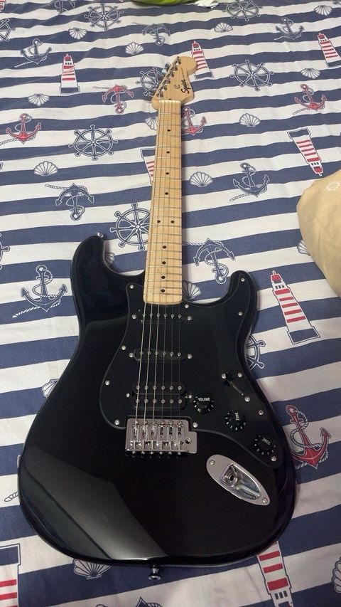 Elektro gitara Squıer — Bakı