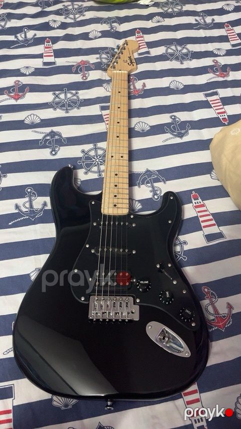 Elektro gitara Squıer — Bakı